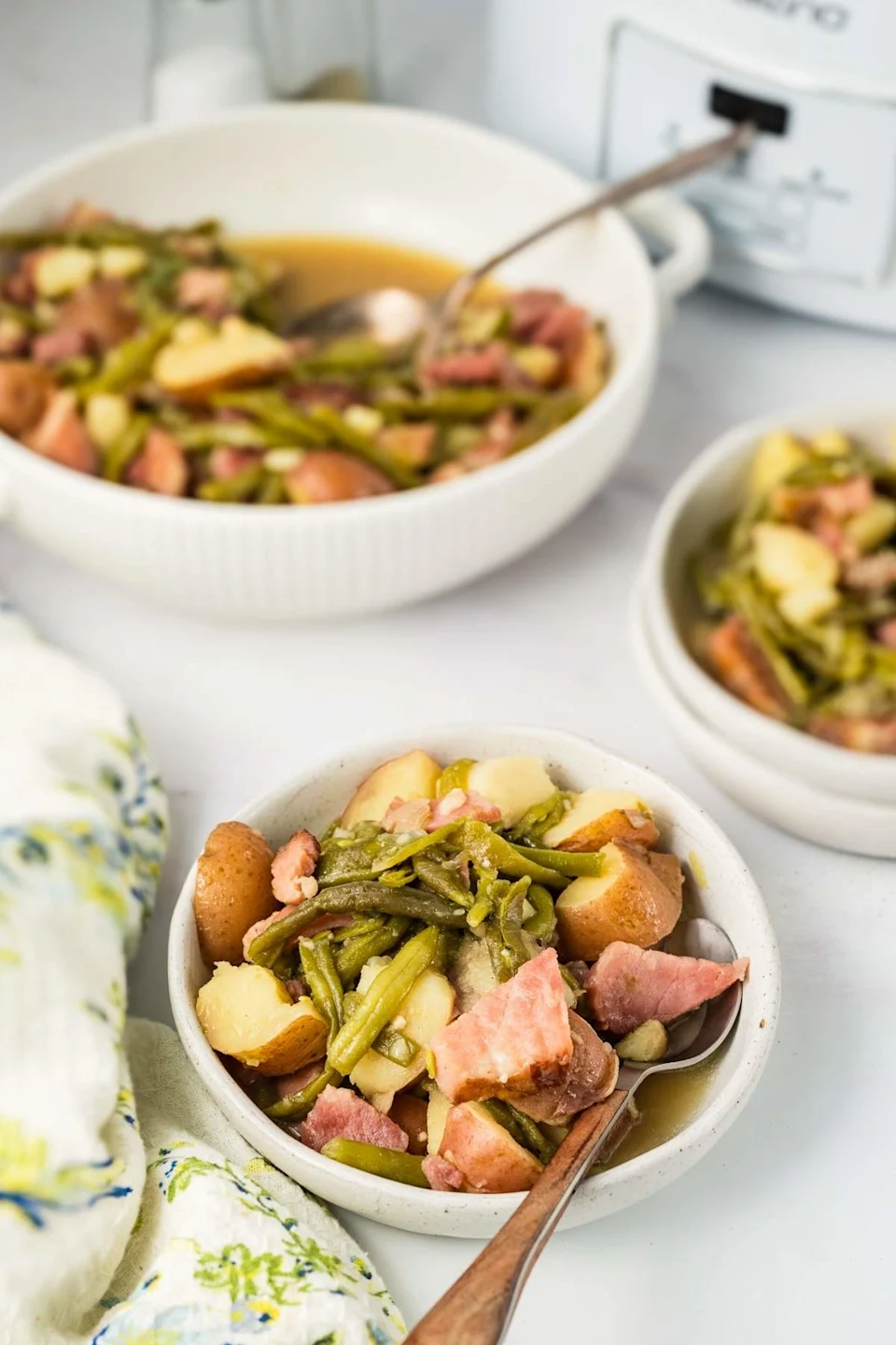 Slow Cooker Ham, Green Beans, and Potatoes - Photo Credit: xoxoBella.