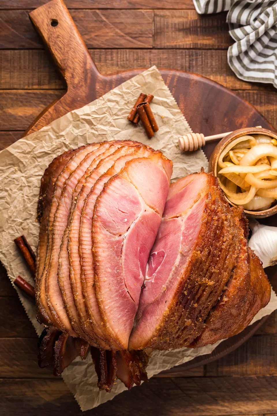 Smoked Honey Glazed Ham - Photo Credit: xoxoBella.