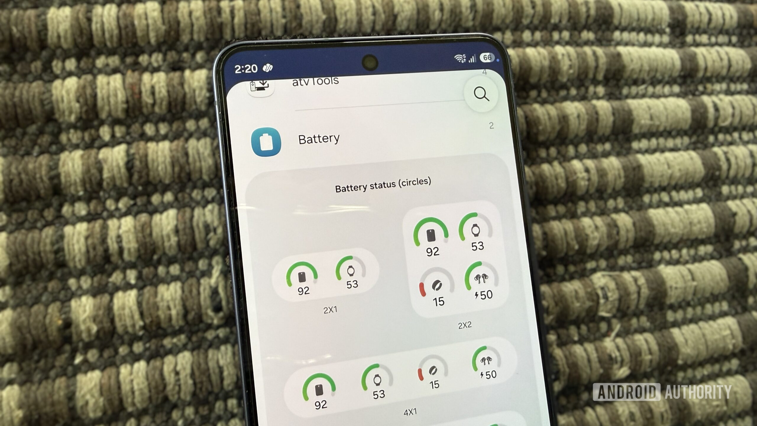 A Samsung phone showing battery widget options