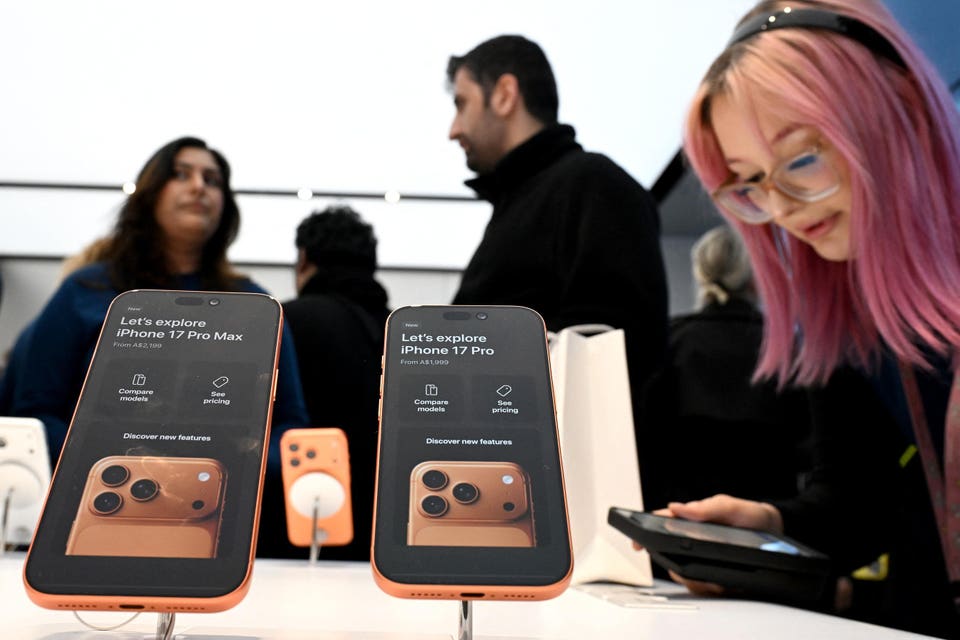 topshot-australia-economy-apple